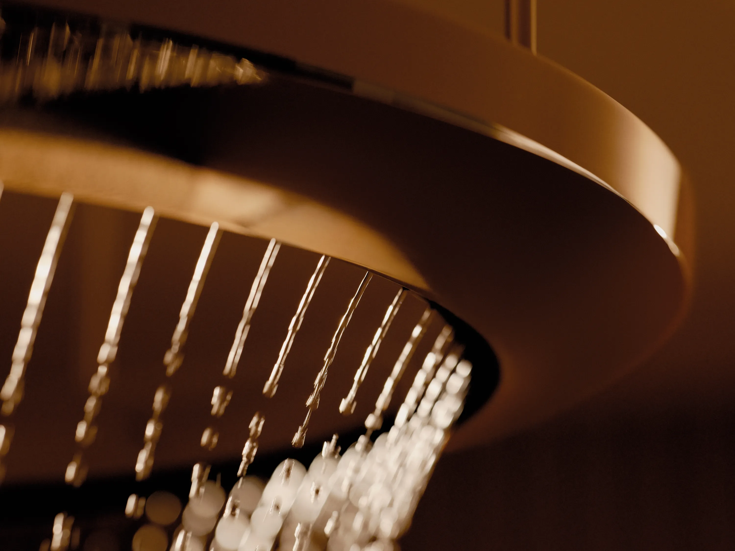 Nahaufnahme der Aquahalo-Erlebnisdusche von Dornbracht.