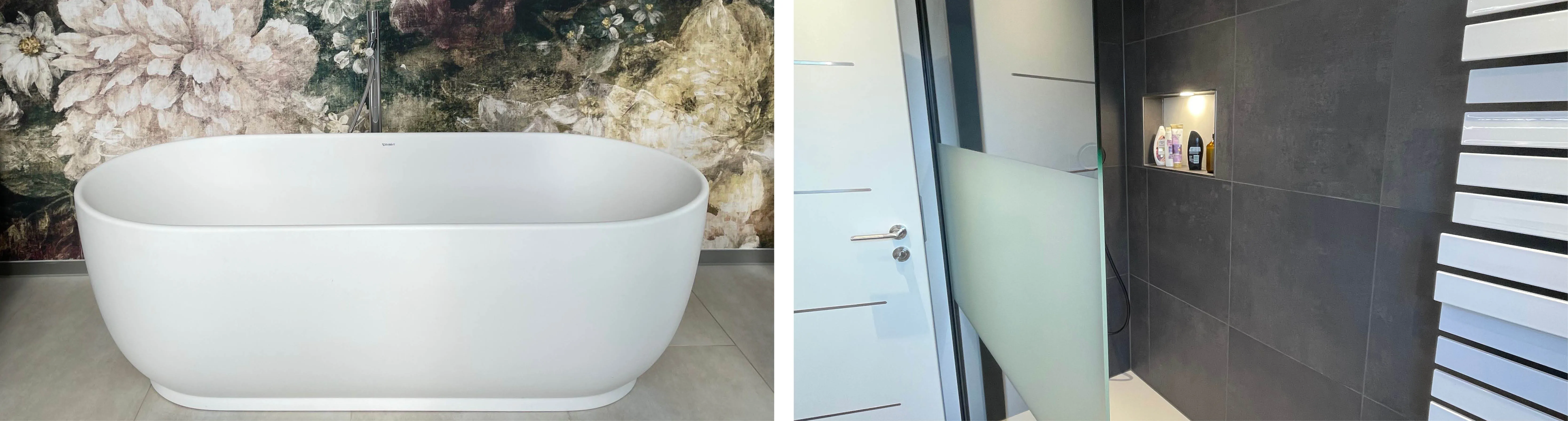 Header-Collage mit freistehender weißer Badewanne vor floralem Wandmotiv sowie angrenzender Dusche mit Glasabtrennung, dunklen Wandfliesen und beleuchtetem Duschregal.